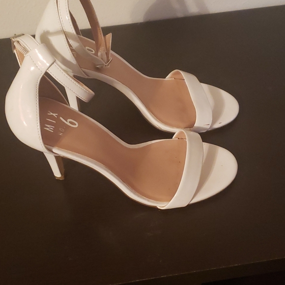 Heels - Picture 2 of 4